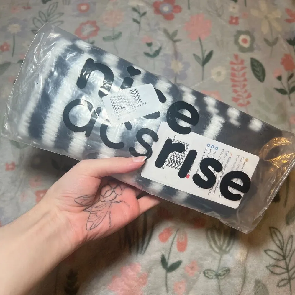 NWT Striped Fuzzy Arm Warmers OS Black White Scene Mall Goth Emo Grunge Y2K Rave